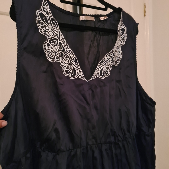 REGATTA 24 Black White Embroidered Built in Collared Sleeveless Cropped Blouse - Picture 3 of 7